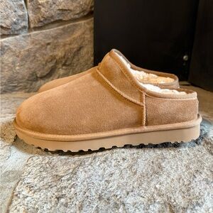 NEW UGG classic slipper women’s 10